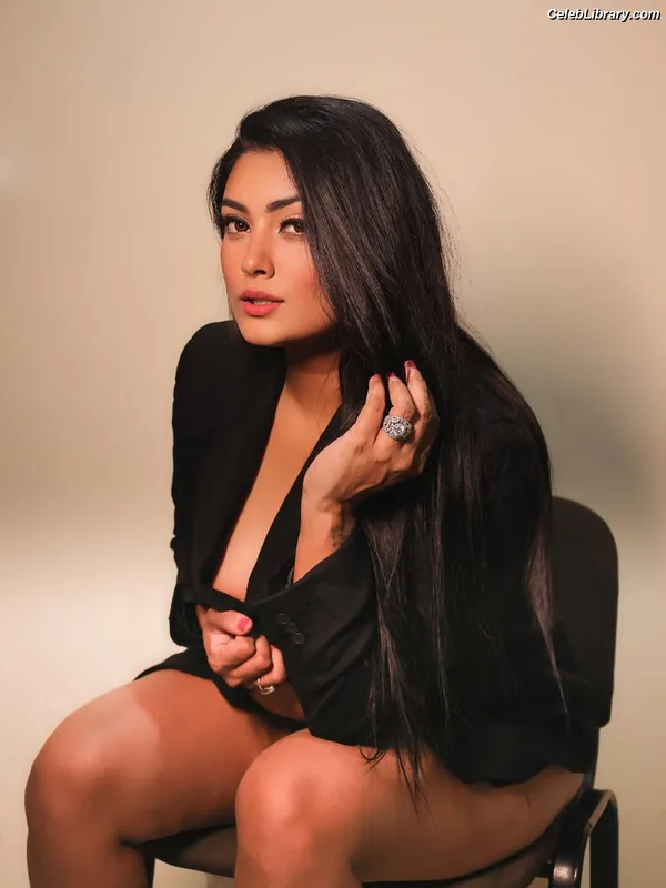 Twinkle Kapoor photo 3 of 66