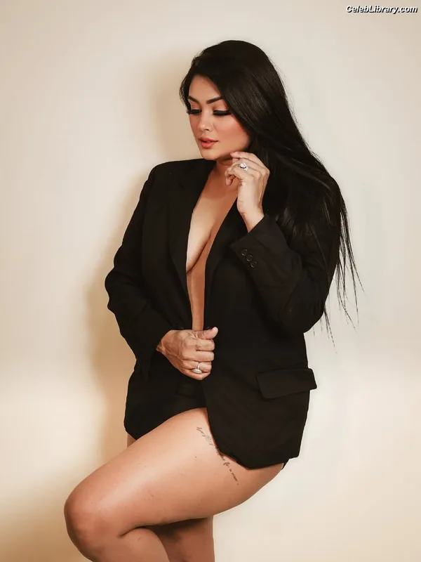 Twinkle Kapoor photo 18 of 66