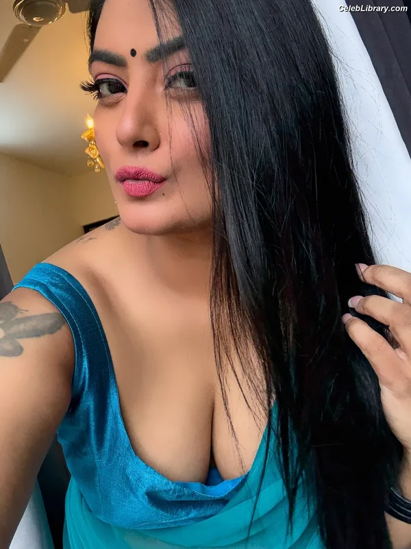 Twinkle Kapoor photo 20 of 66