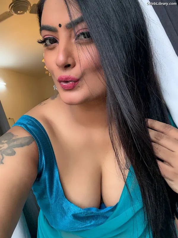 Twinkle Kapoor photo 24 of 66