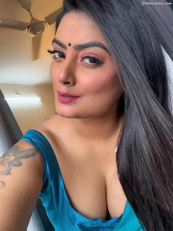 Twinkle Kapoor photo 2 of 66