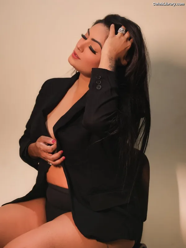 Twinkle Kapoor photo 5 of 66