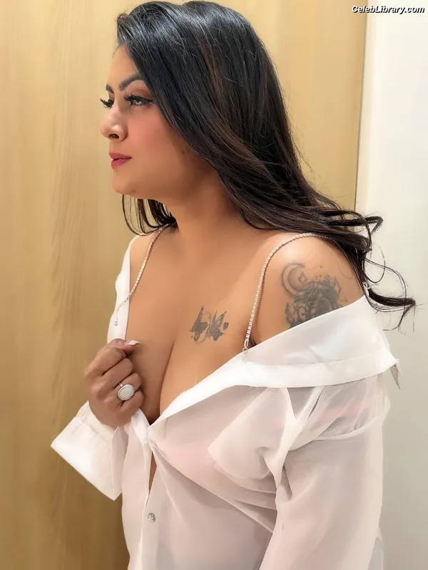 Twinkle Kapoor photo 9 of 66
