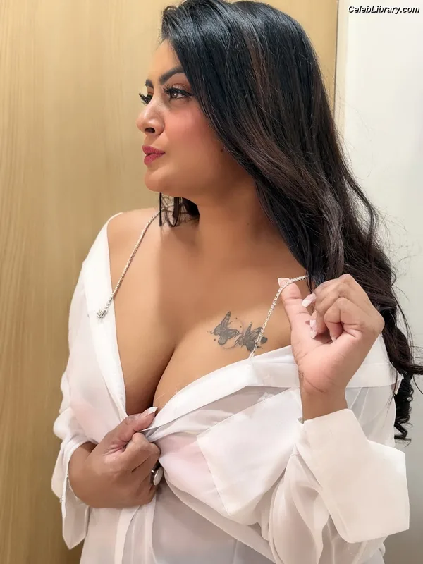 Twinkle Kapoor photo 10 of 66
