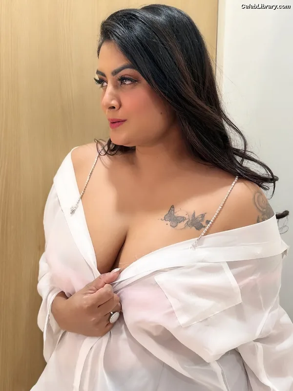 Twinkle Kapoor photo 13 of 66