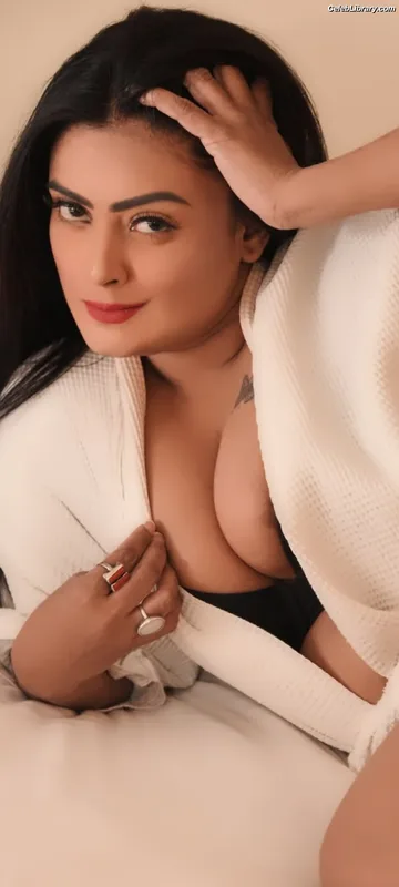Twinkle Kapoor photo 17 of 66