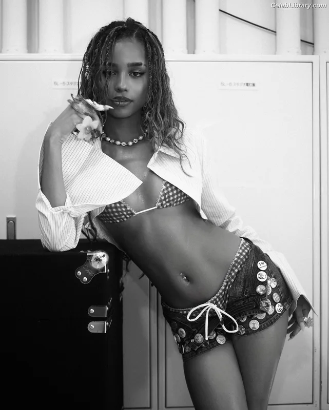 Tyla photo 9 of 1294