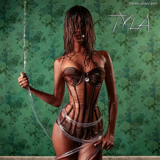 Tyla photo 17 of 1294