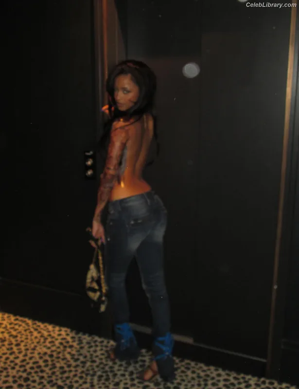 Tyla photo 11 of 1294