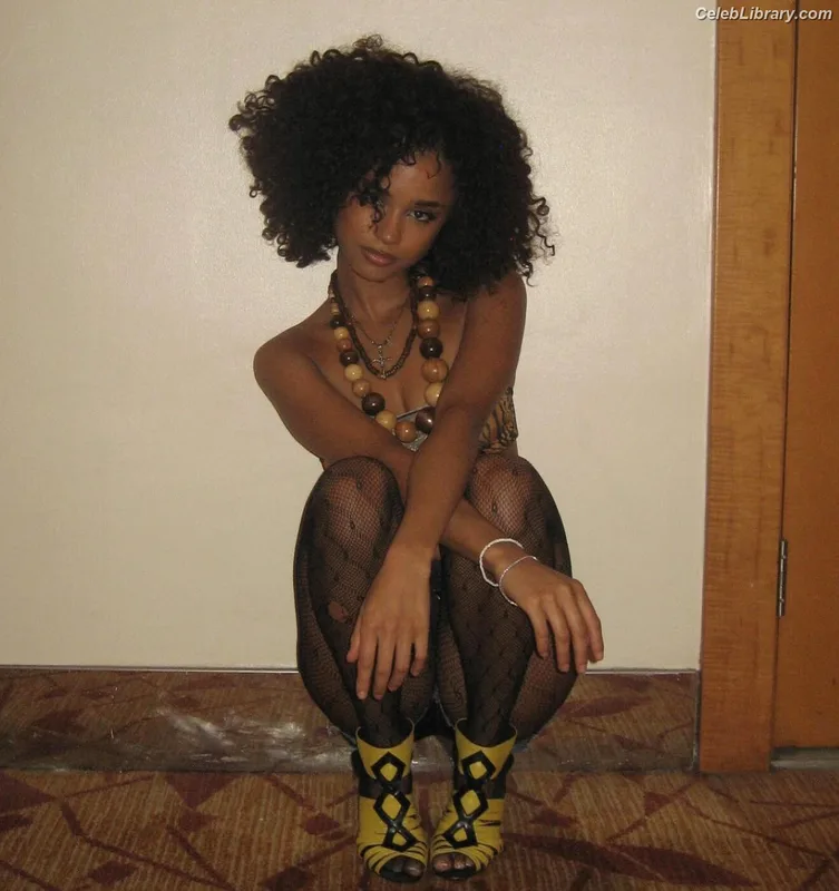 Tyla photo 4 of 1294