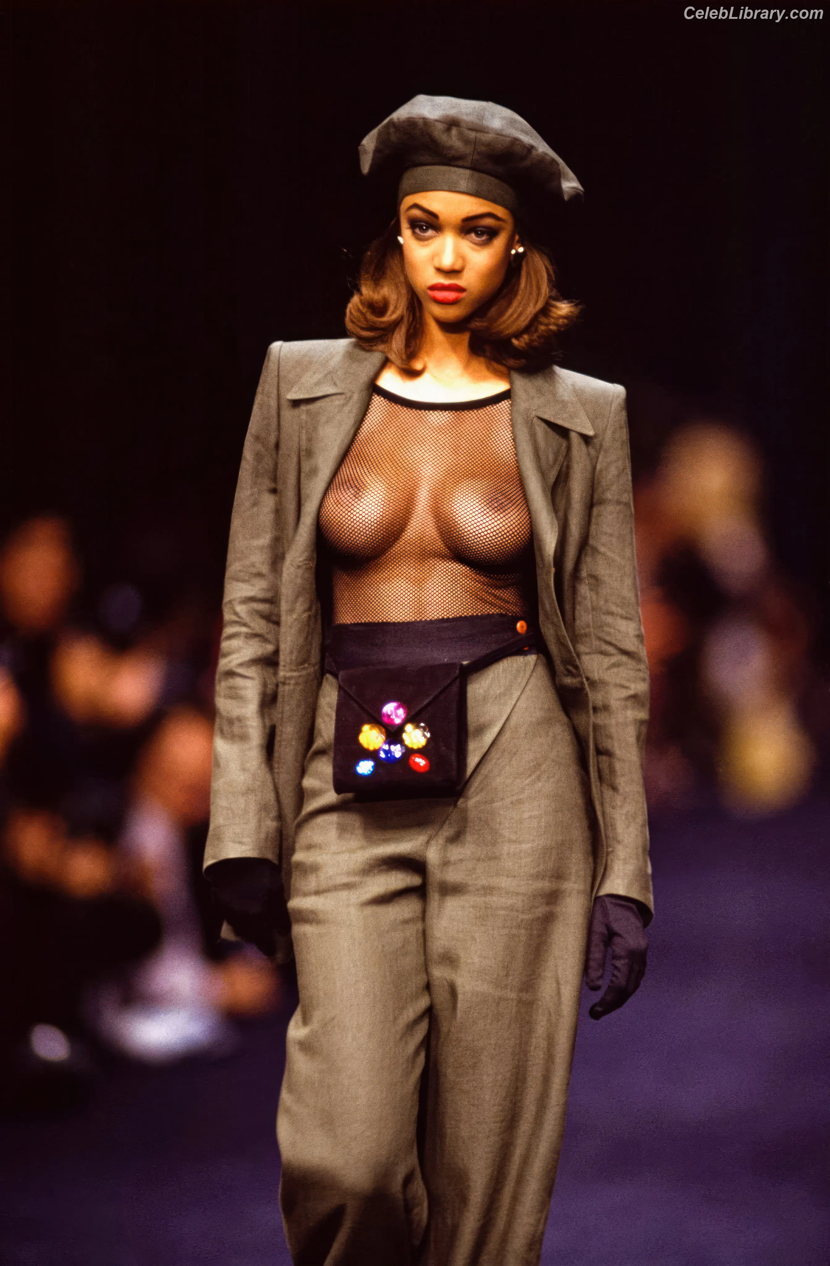 Tyra Banks photo 21 of 161