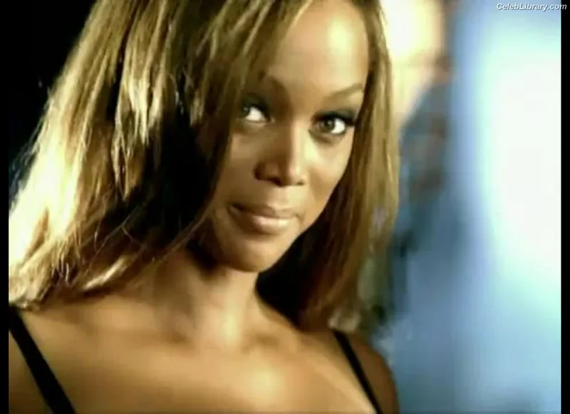Tyra Banks photo 16 of 162