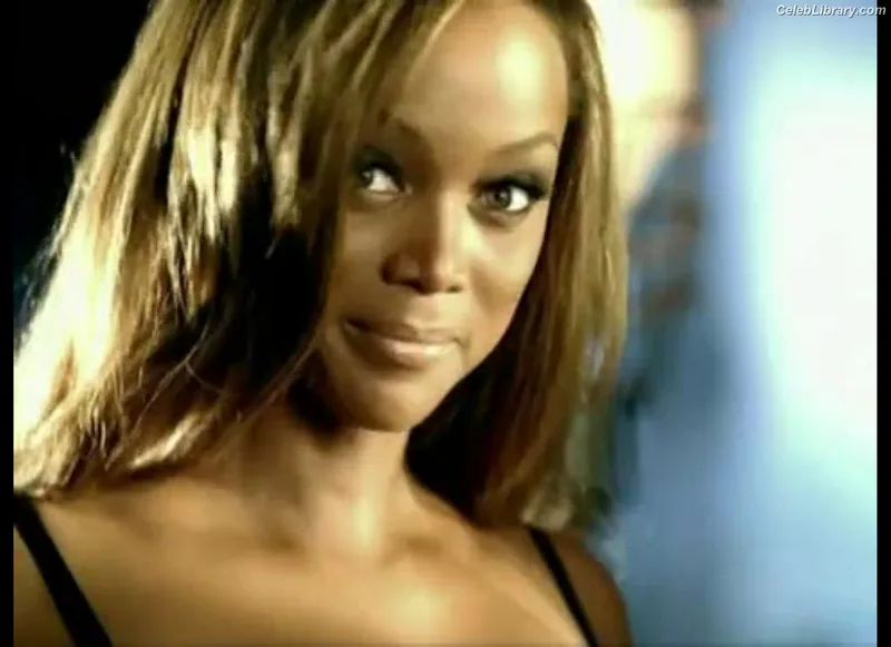 Tyra Banks photo 18 of 162