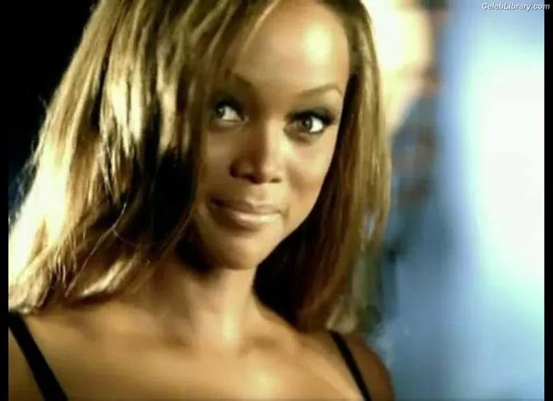 Tyra Banks photo 20 of 162