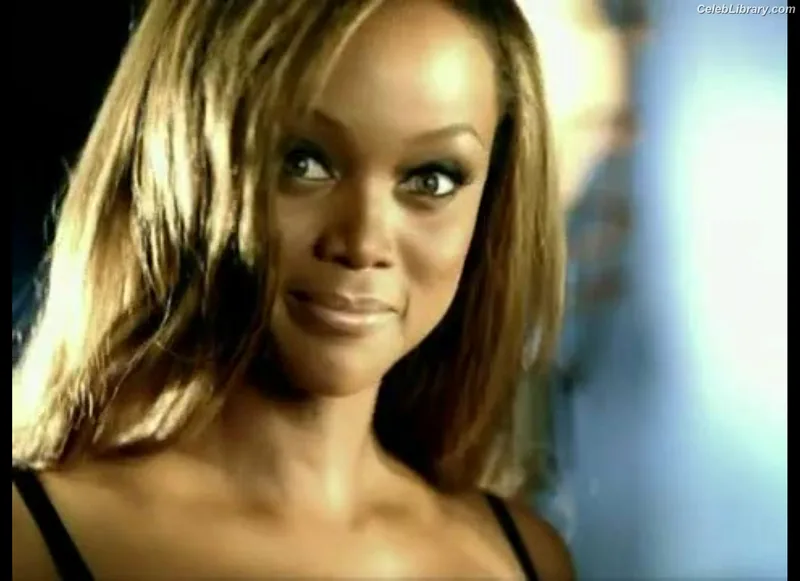 Tyra Banks photo 22 of 162