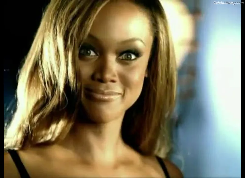 Tyra Banks photo 4 of 162