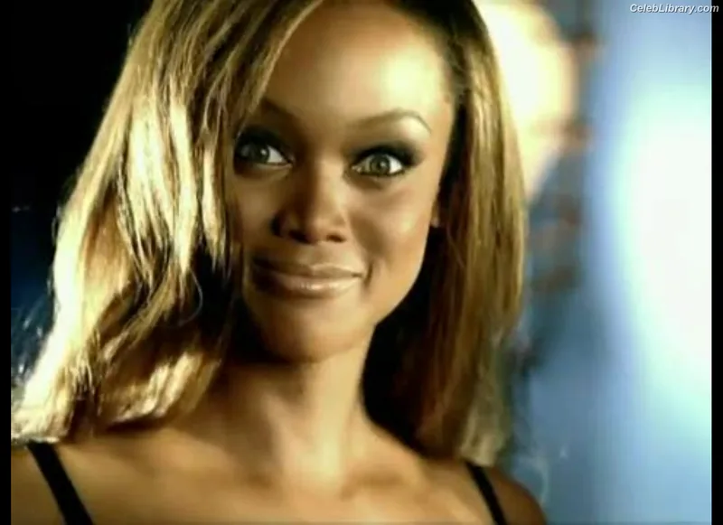 Tyra Banks photo 6 of 162