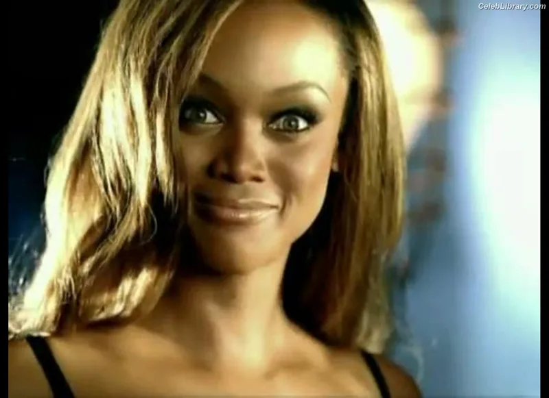 Tyra Banks photo 8 of 162