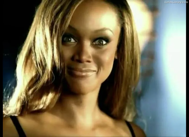 Tyra Banks photo 9 of 162