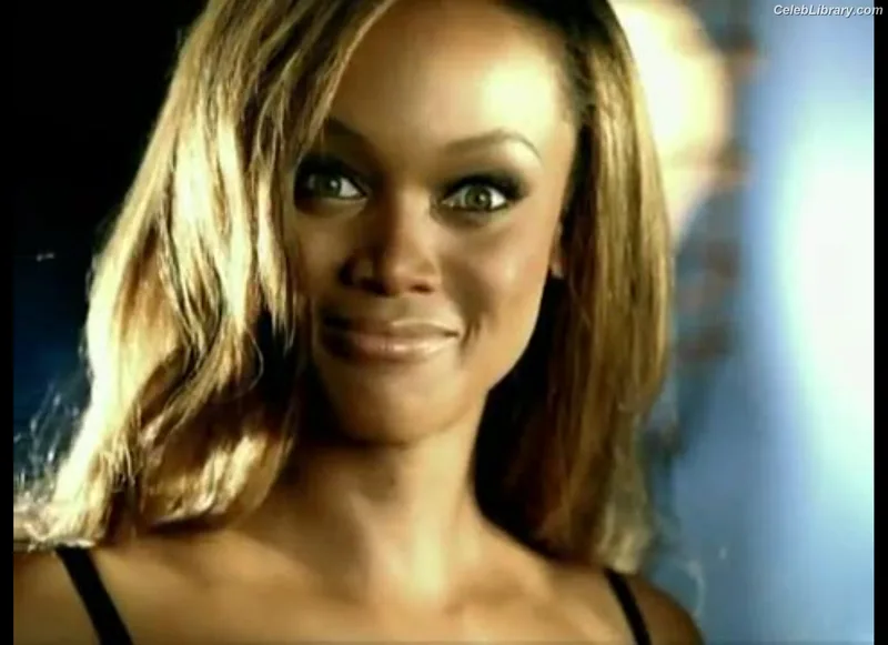Tyra Banks photo 13 of 162