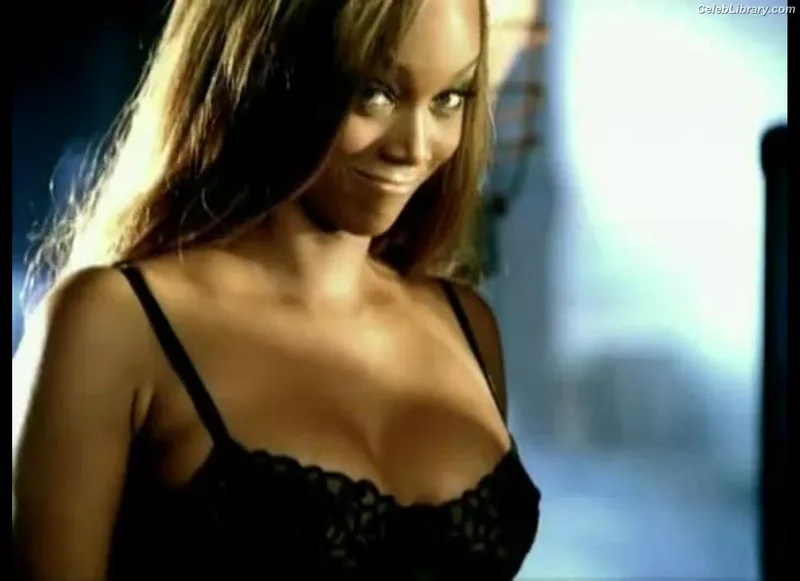 Tyra Banks photo 5 of 162