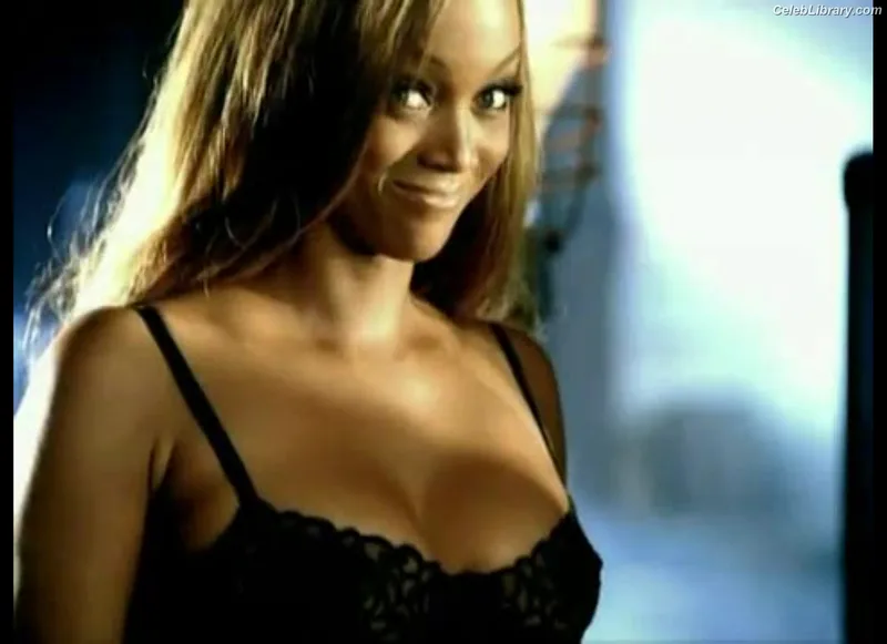 Tyra Banks photo 12 of 162
