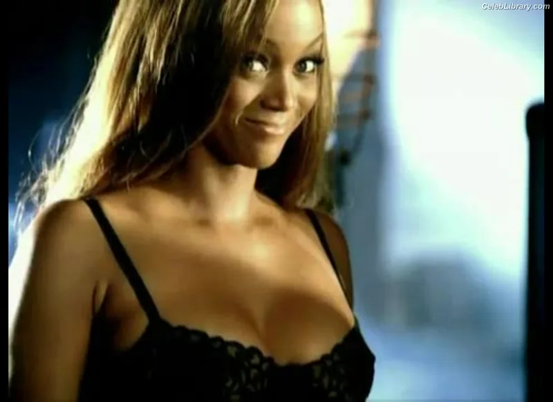 Tyra Banks photo 16 of 162