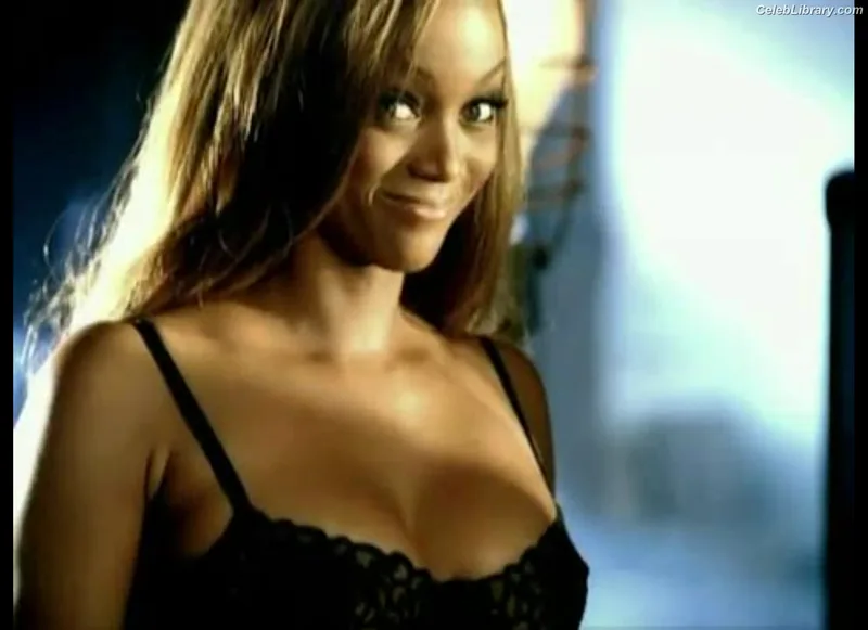 Tyra Banks photo 18 of 162