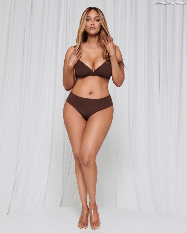 Tyra Banks photo 1 of 162