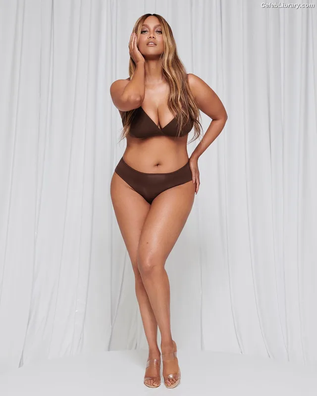 Tyra Banks photo 2 of 162