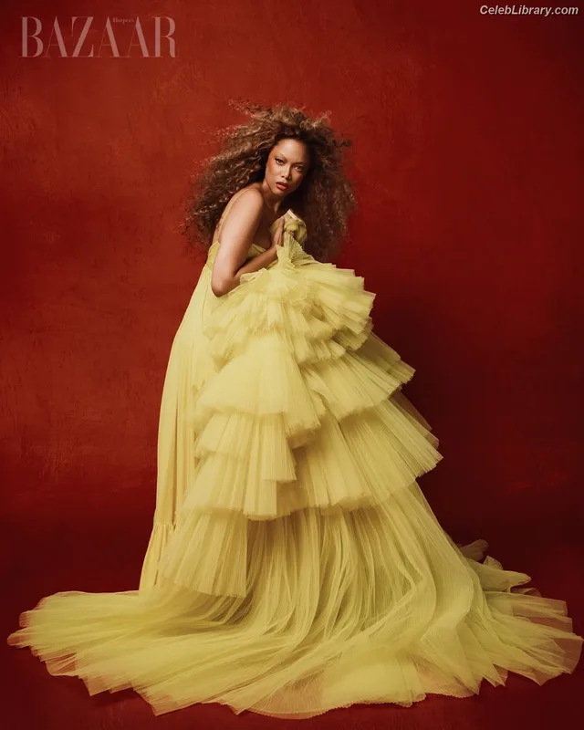Tyra Banks photo 21 of 162