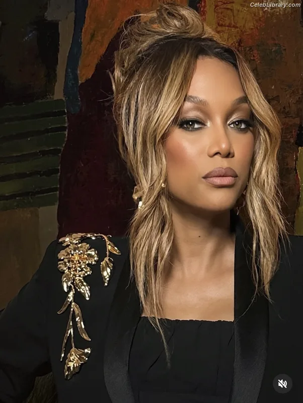 Tyra Banks photo 15 of 162