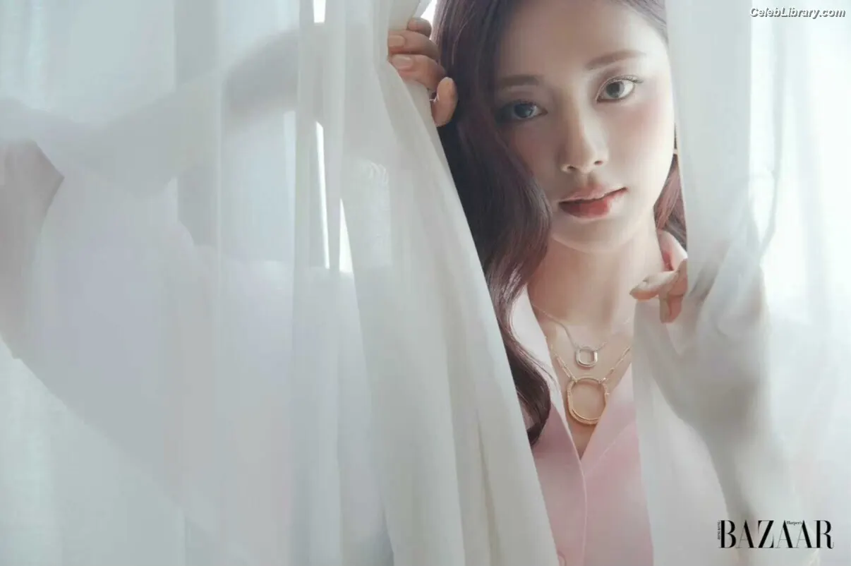 Tzuyu (Chiu Chú-jû) Twice photo 11 of 544