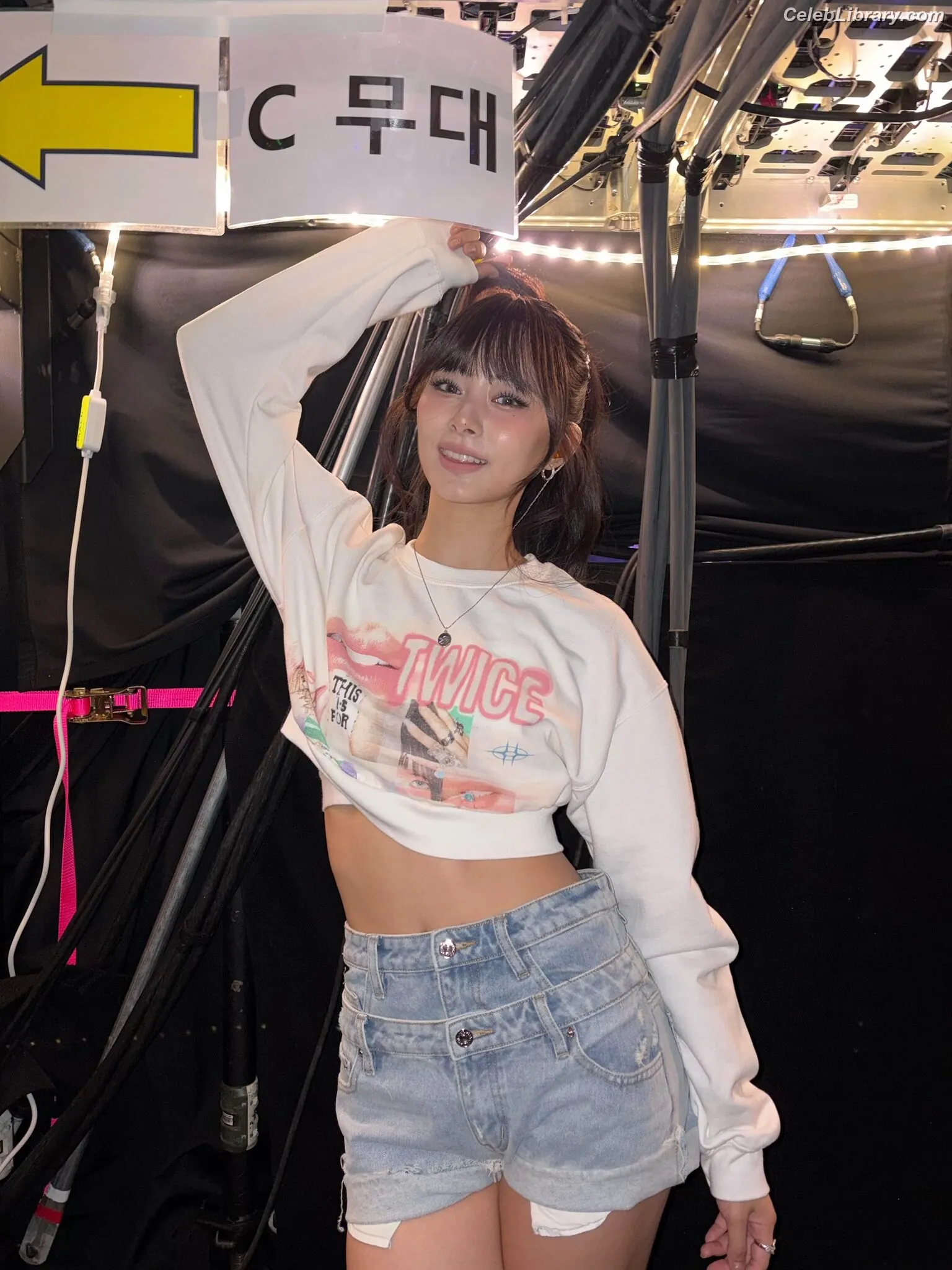 Tzuyu (Chiu Chú-jû) Twice photo 17 of 544