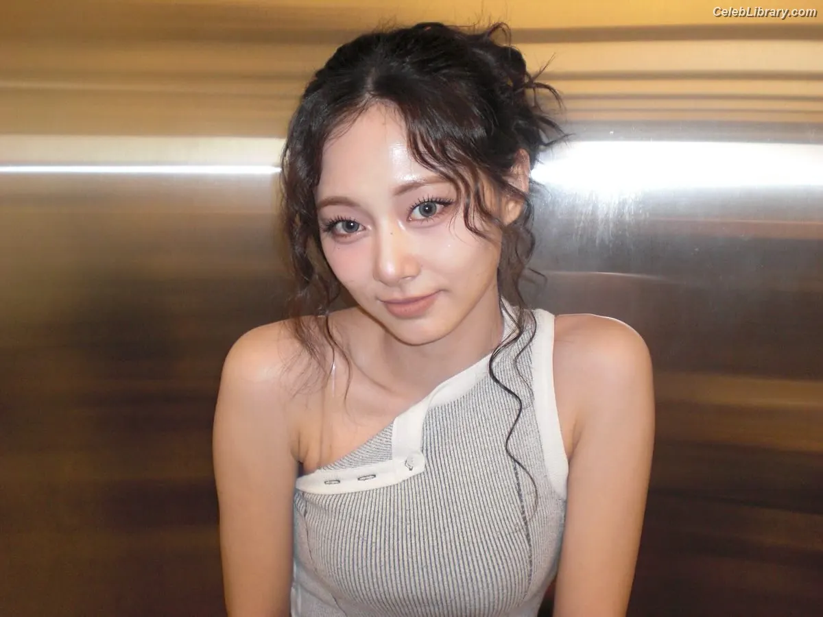 Tzuyu (Chiu Chú-jû) Twice photo 21 of 544