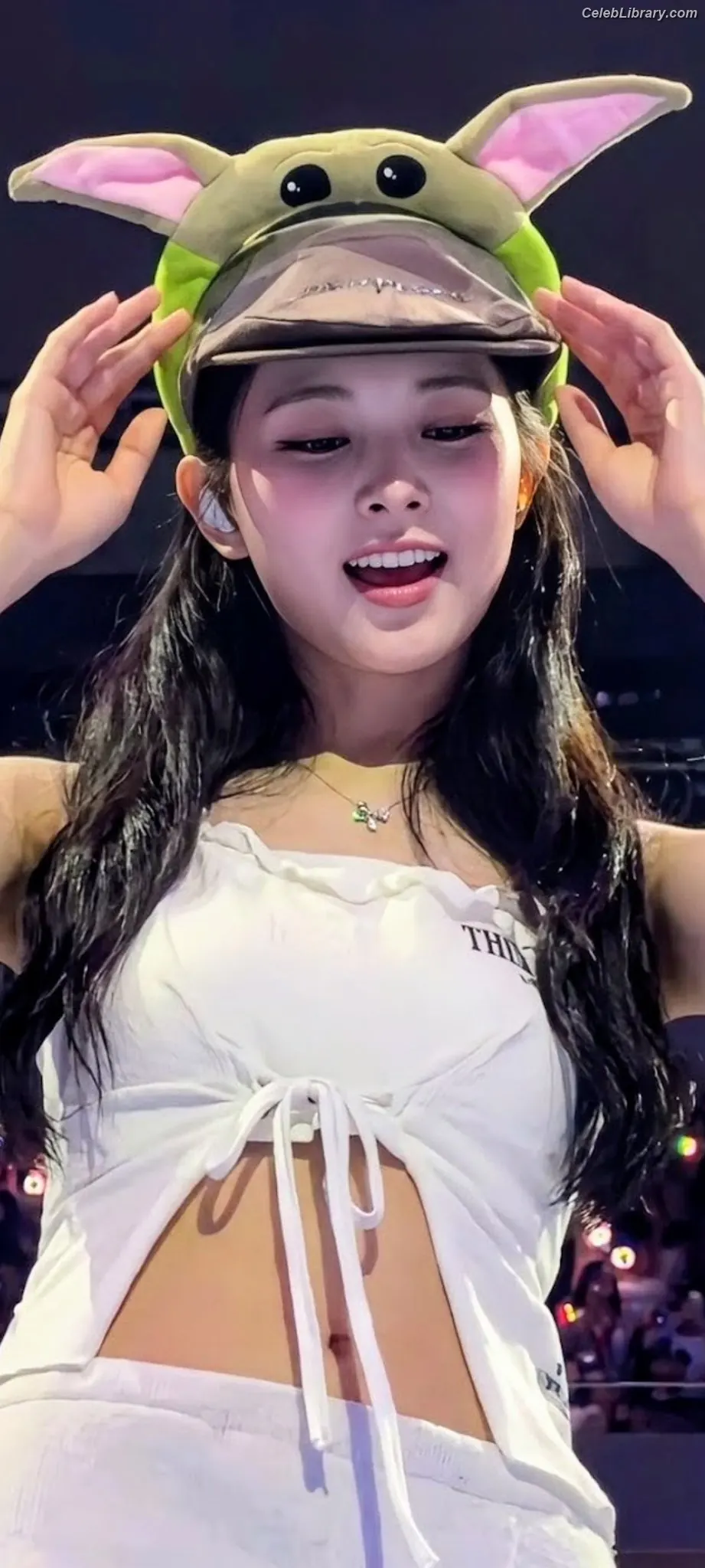 Tzuyu (Chiu Chú-jû)  Twice photo 15 of 544