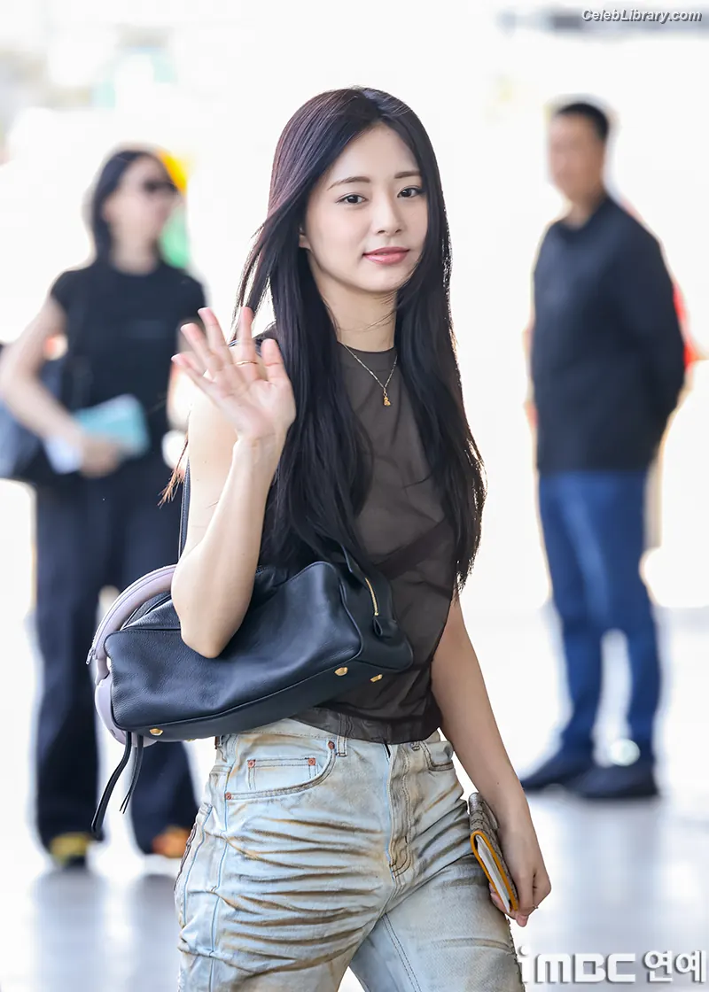 Tzuyu (Chiu Chú-jû)  Twice photo 24 of 544