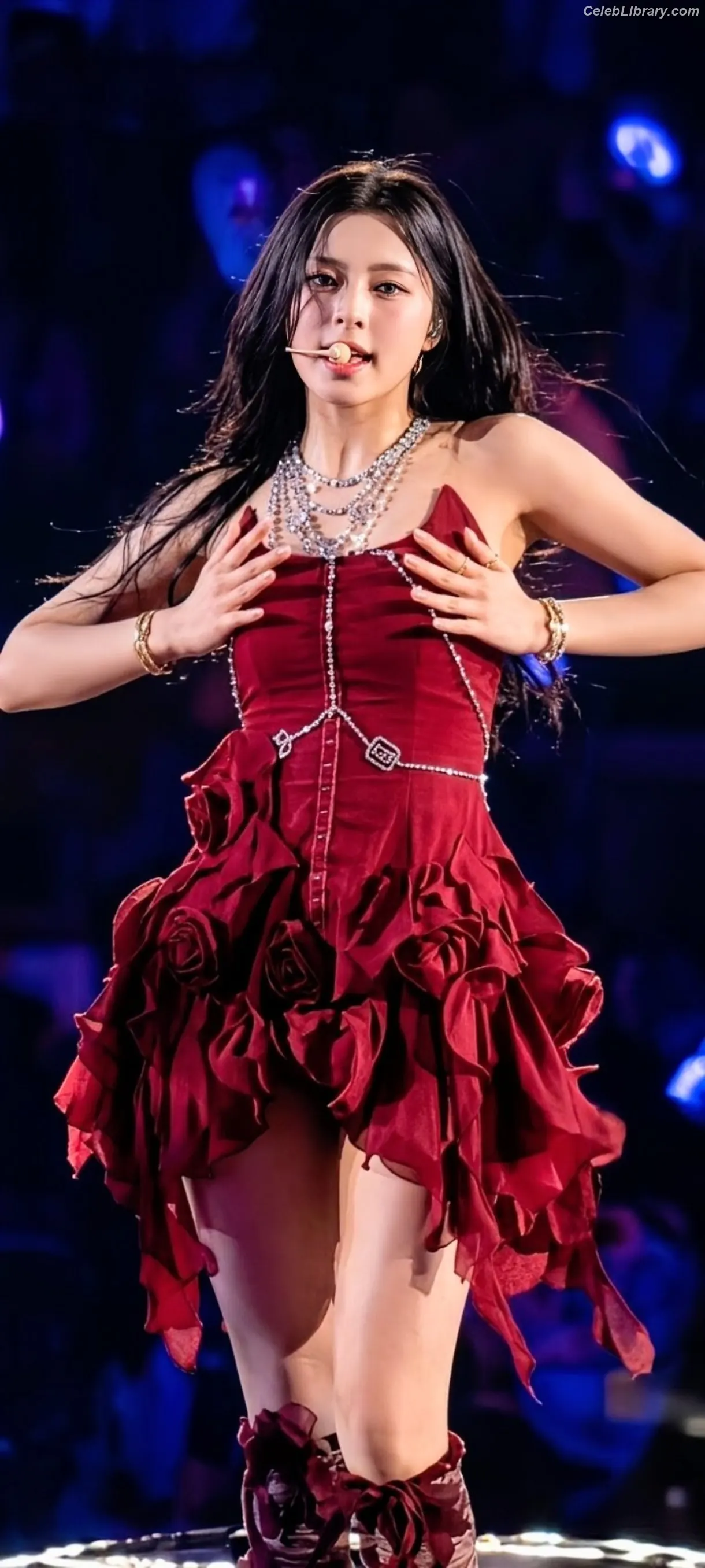 Tzuyu (Chiu Chú-jû) Twice photo 10 of 544