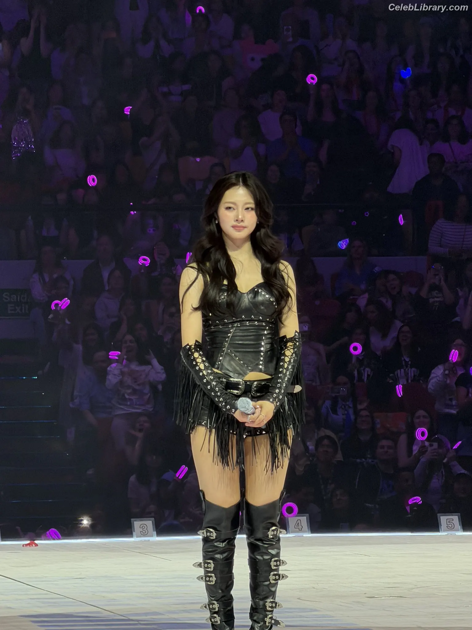 Tzuyu (Chiu Chú-jû) Twice photo 24 of 544