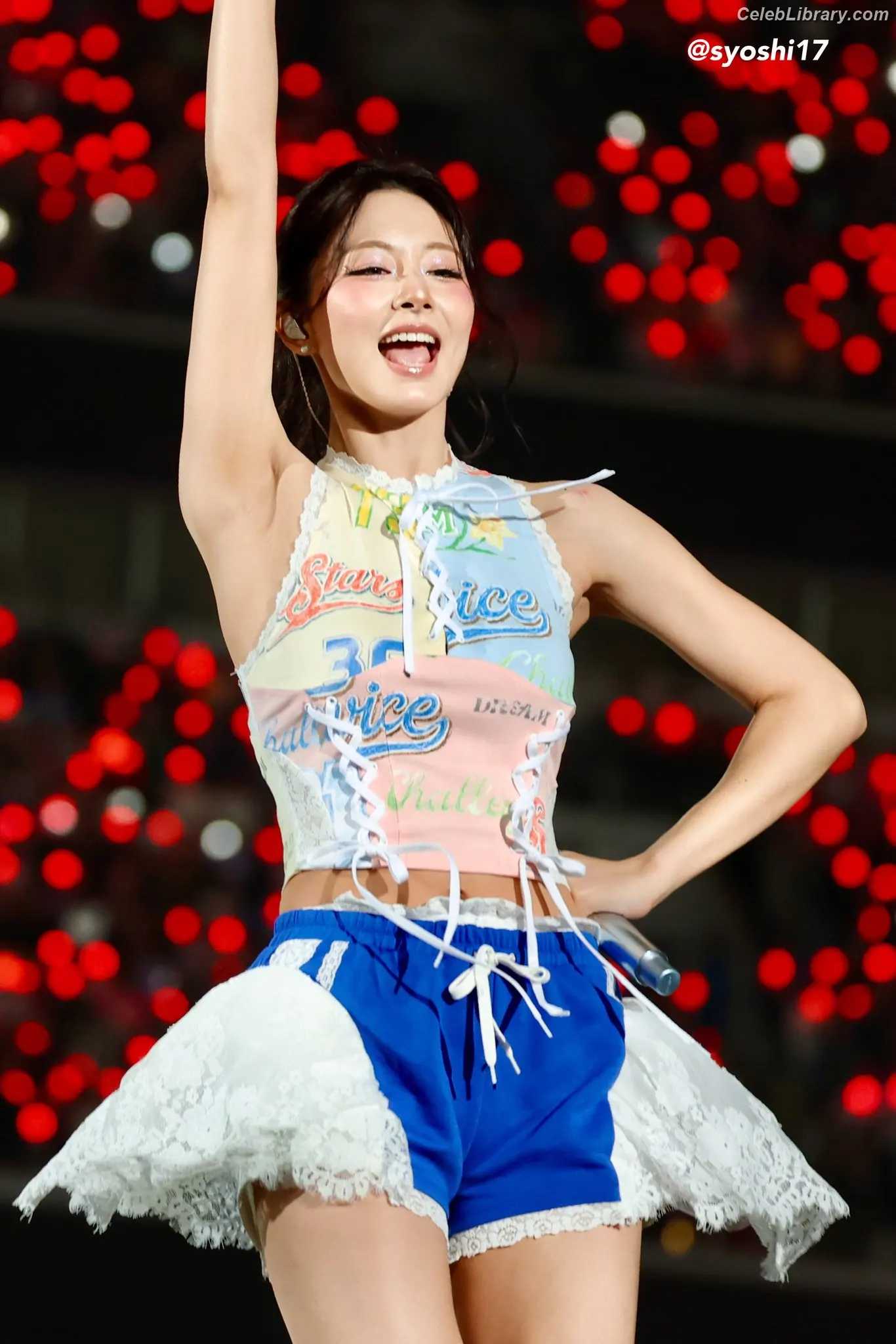 Tzuyu (Chiu Chú-jû)  Twice photo 20 of 544