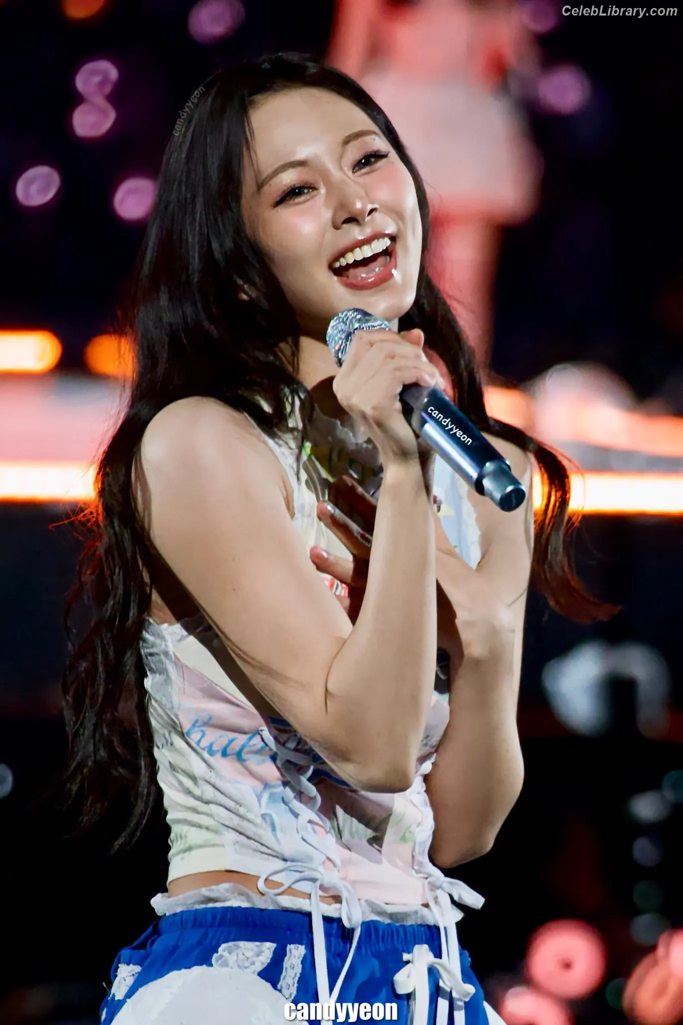 Tzuyu (Chiu Chú-jû)  Twice photo 22 of 544