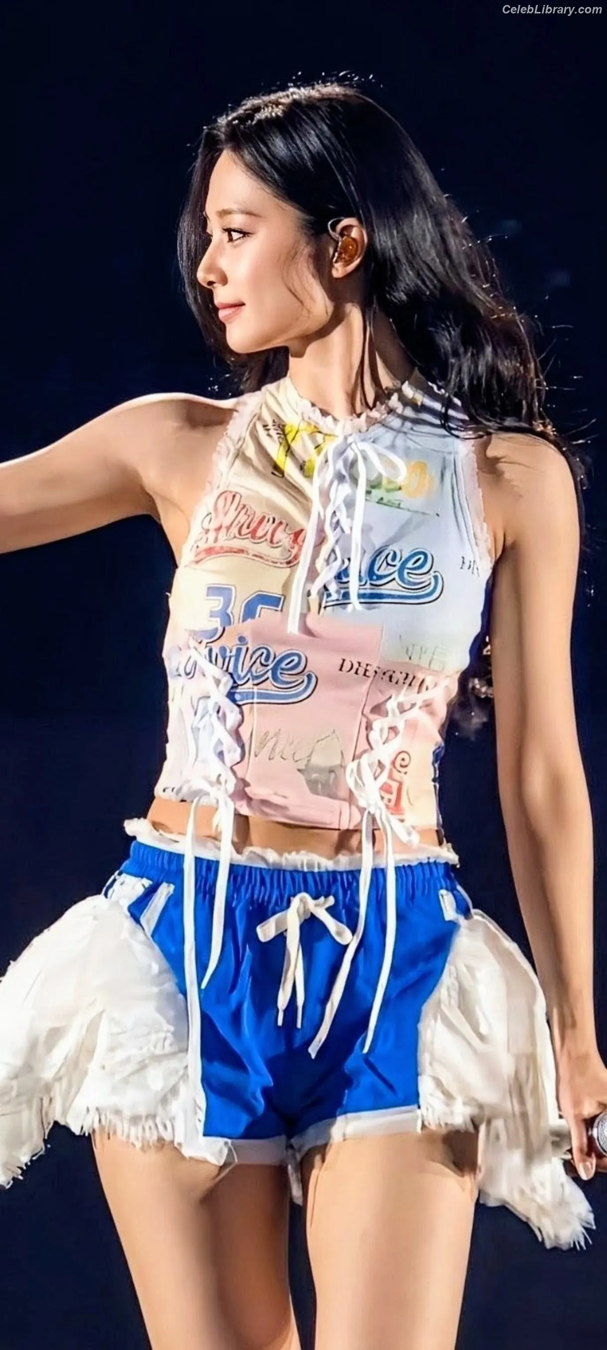 Tzuyu (Chiu Chú-jû)  Twice photo 14 of 544