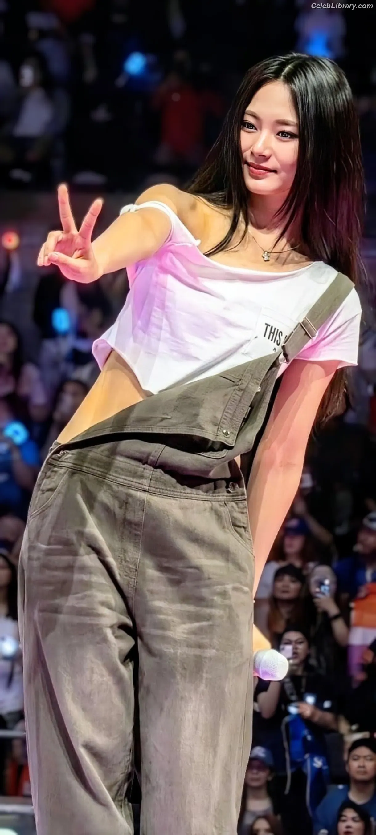Tzuyu (Chiu Chú-jû) Twice photo 23 of 544