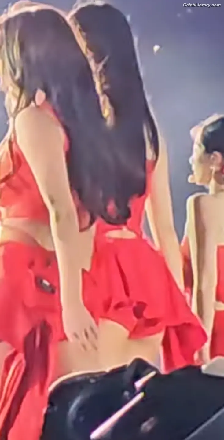 Tzuyu (Chiu Chú-jû)  Twice photo 13 of 544