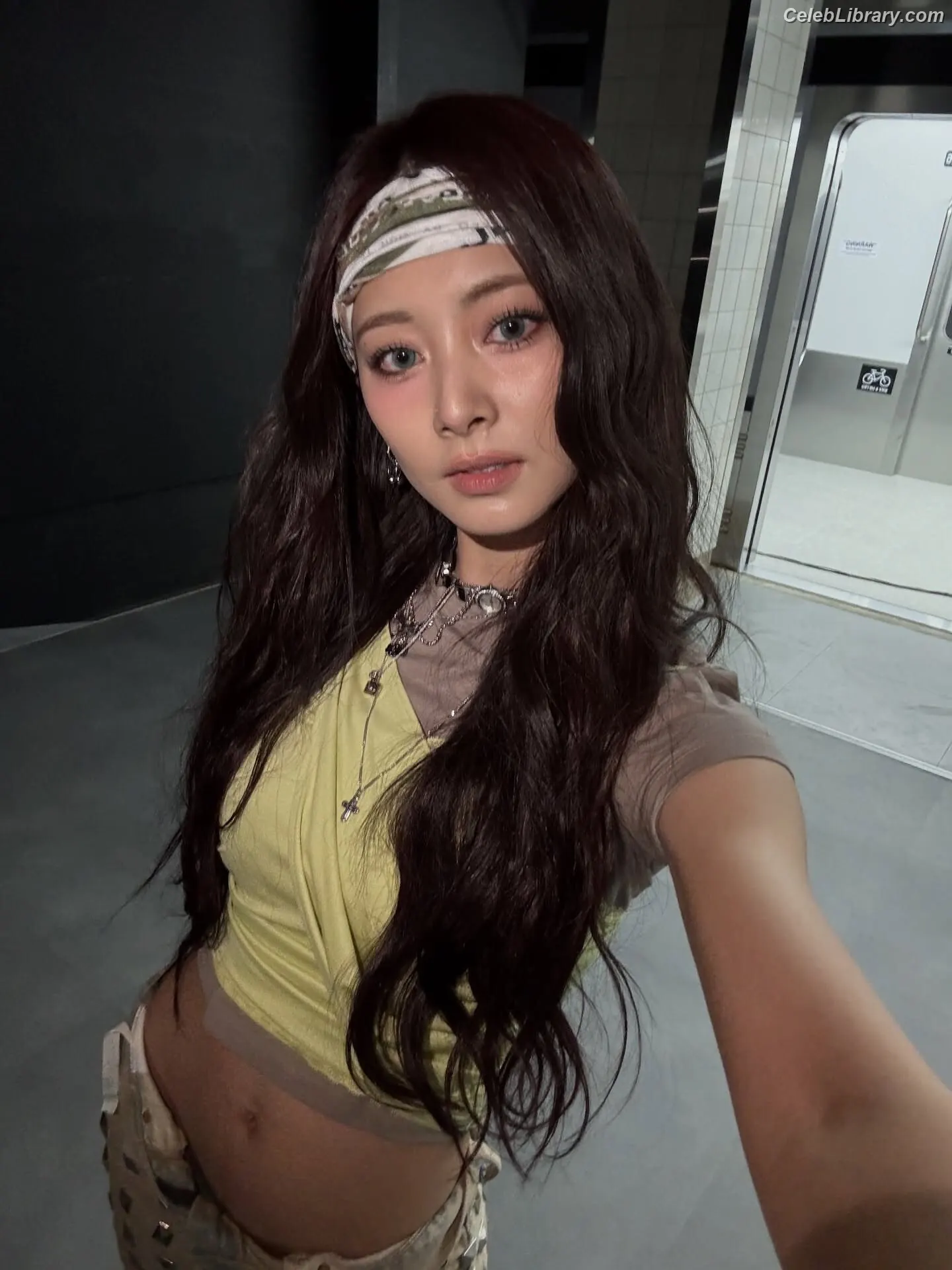Tzuyu (Chiu Chú-jû)  Twice photo 11 of 544