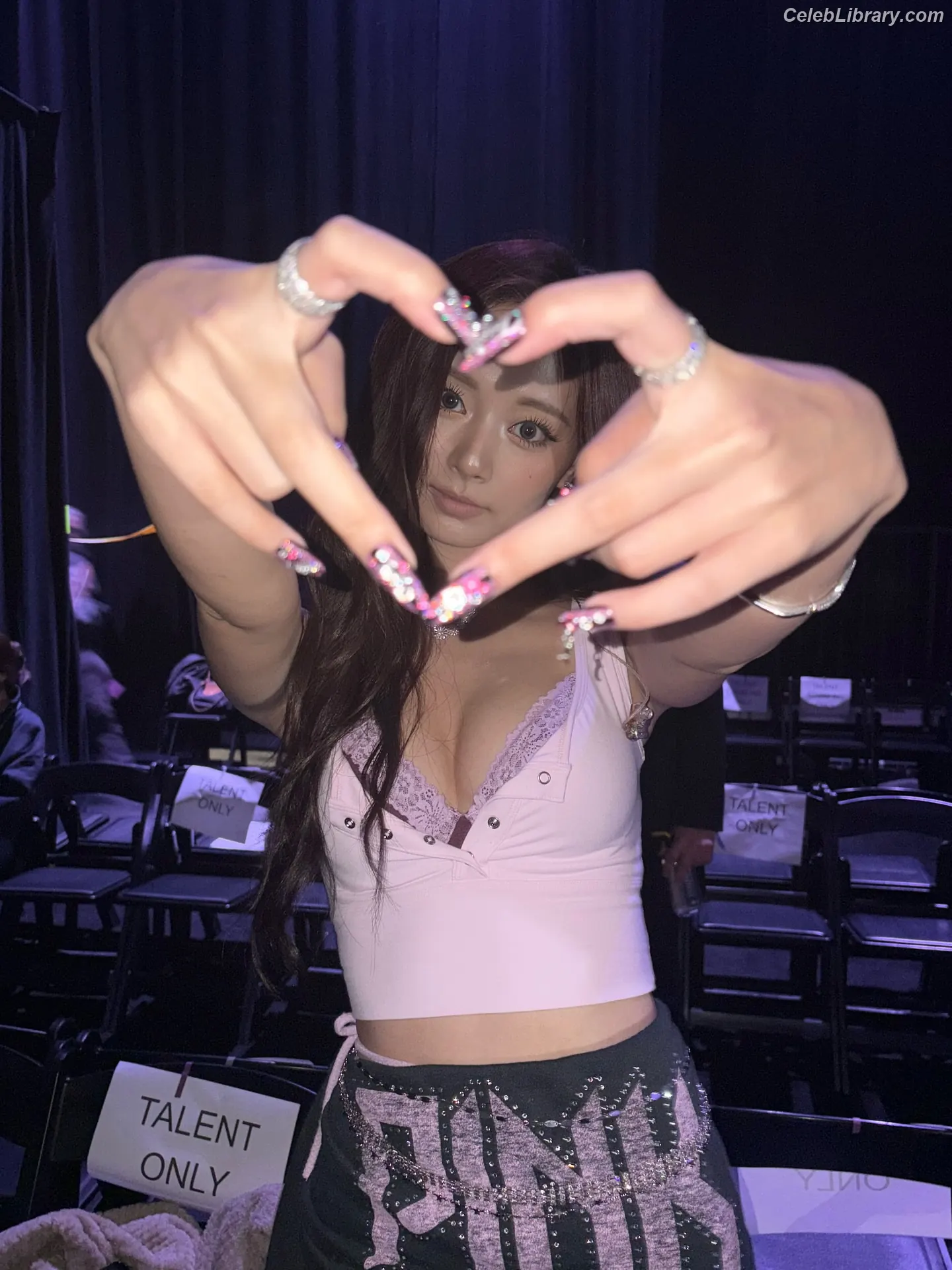 Tzuyu (Chiu Chú-jû)  Twice photo 21 of 544