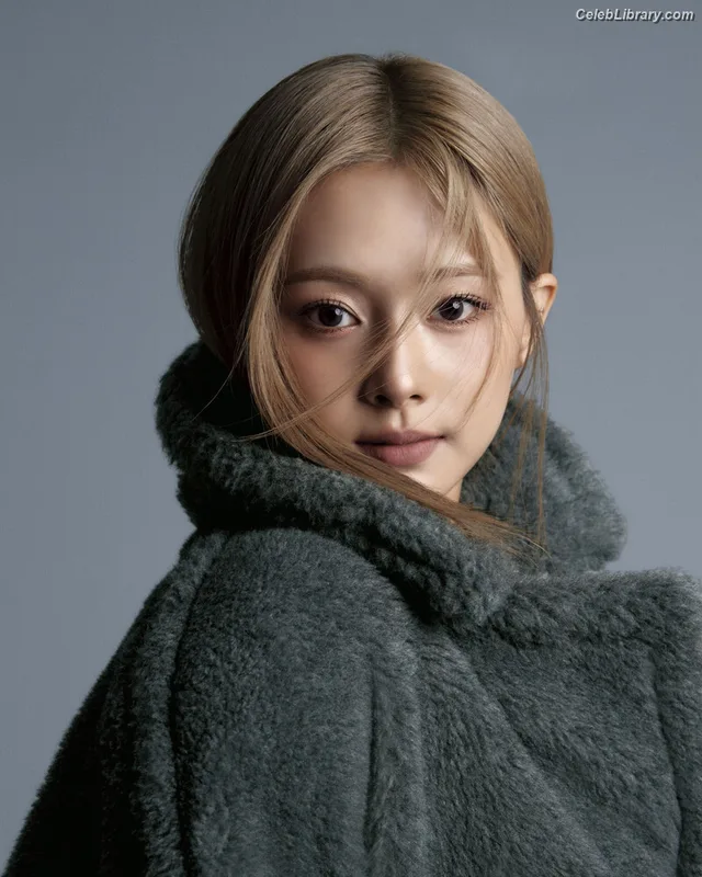 Tzuyu (Chiu Chú-jû)  Twice photo 10 of 545