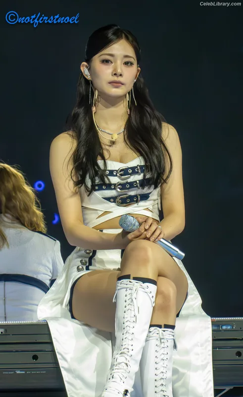 Tzuyu (Chiu Chú-jû)  Twice photo 19 of 545