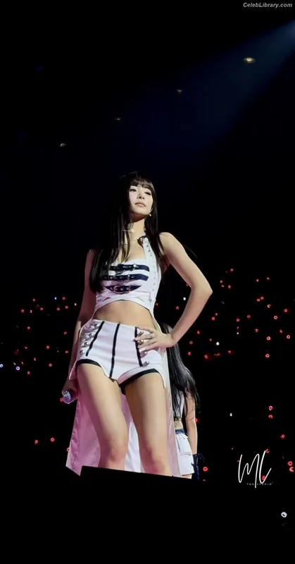 Tzuyu (Chiu Chú-jû)  Twice photo 20 of 545