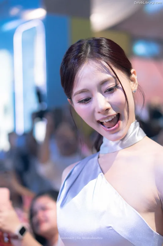 Tzuyu (Chiu Chú-jû) Twice photo 2 of 545